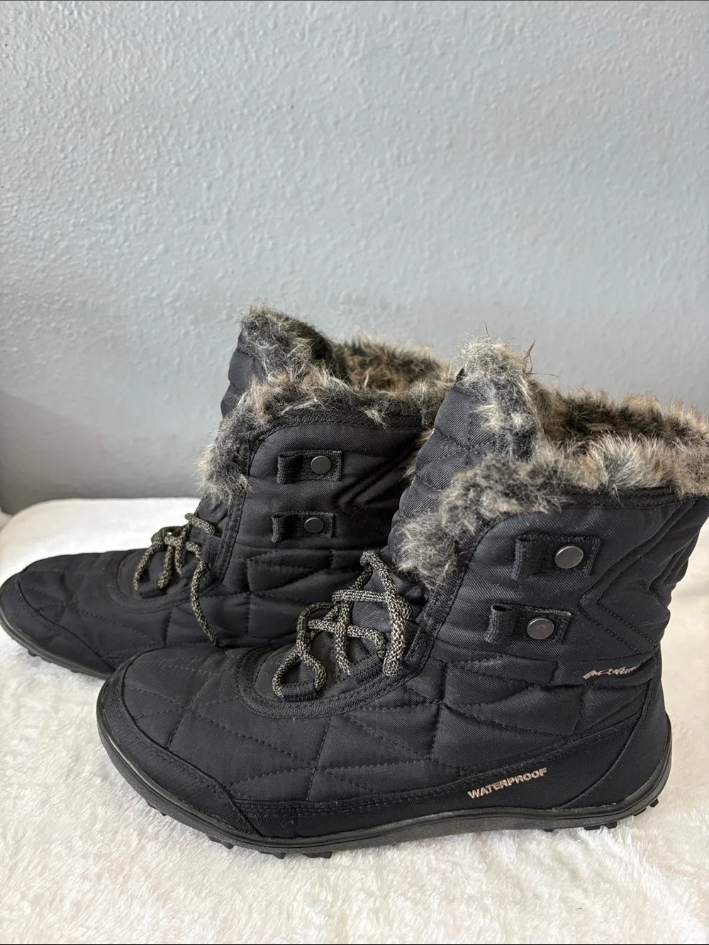 Columbia Black Quilted Faux Fur-Trim Winter Boots